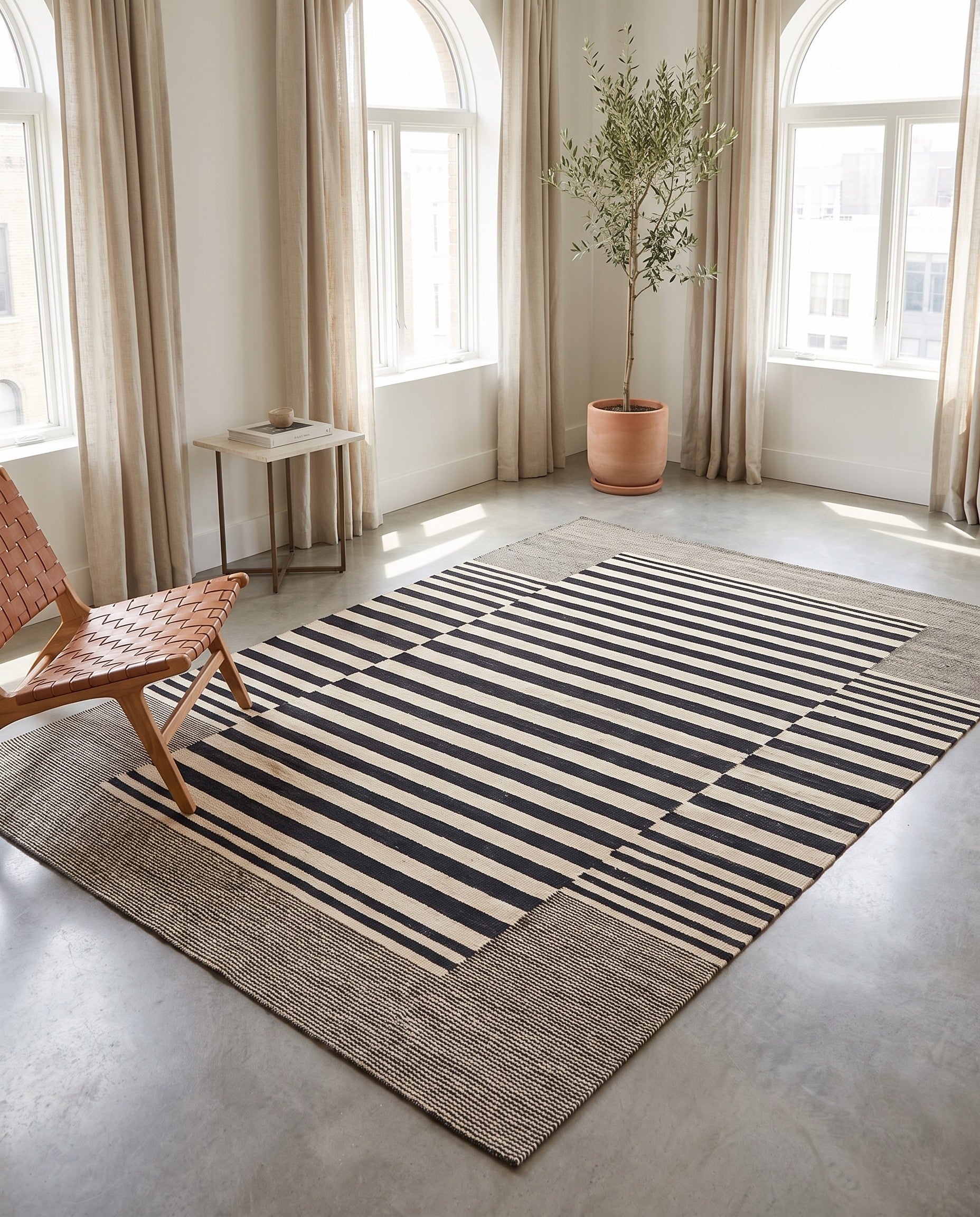 4' 2 x 5' 9 Hand Woven Kilim Modern Wool Rug