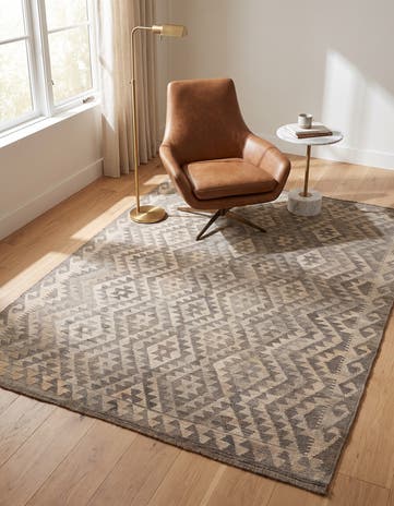 5' 3 x 6' 7 Hand Woven Kilim Maymana Wool Rug