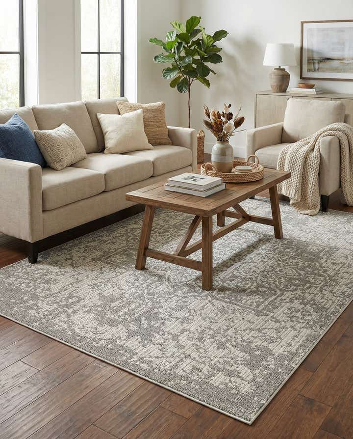 5' 3 x 8' Easy-Clean Traditional Indoor / Outdoor Rug