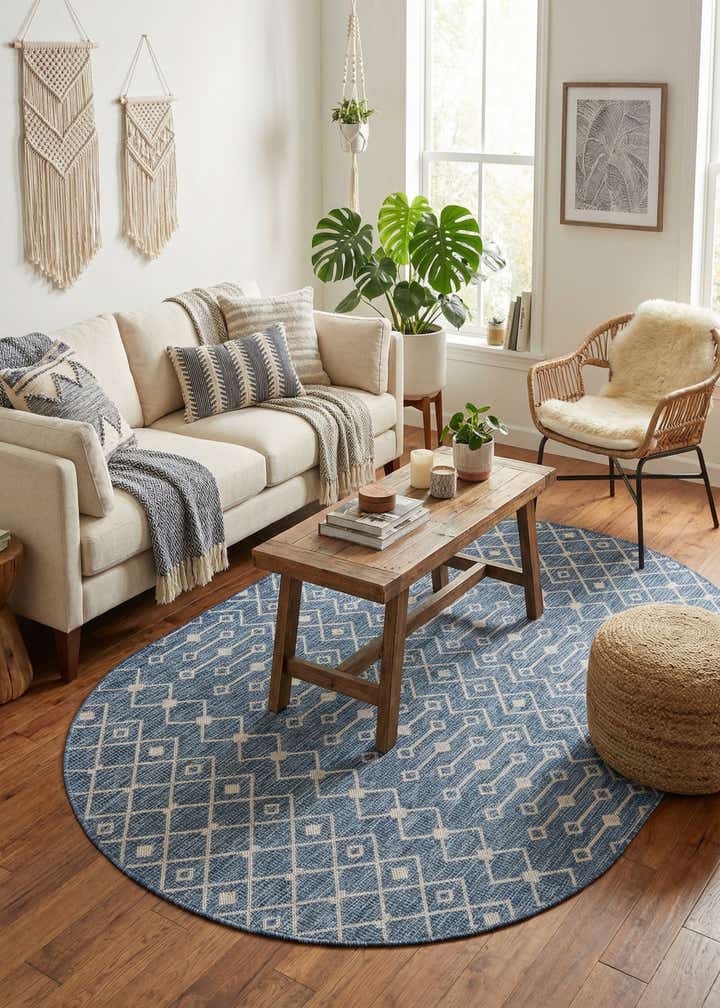5' 3 x 8' Easy-Clean Trellis Indoor / Outdoor Oval Rug