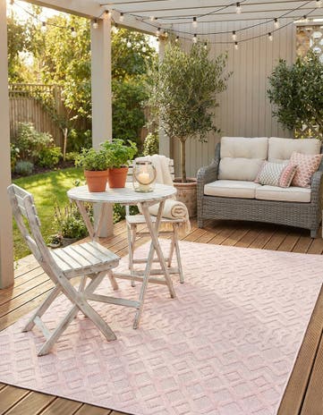 6' x 9' Easy-Clean Trellis Textured Indoor / Outdoor Rug