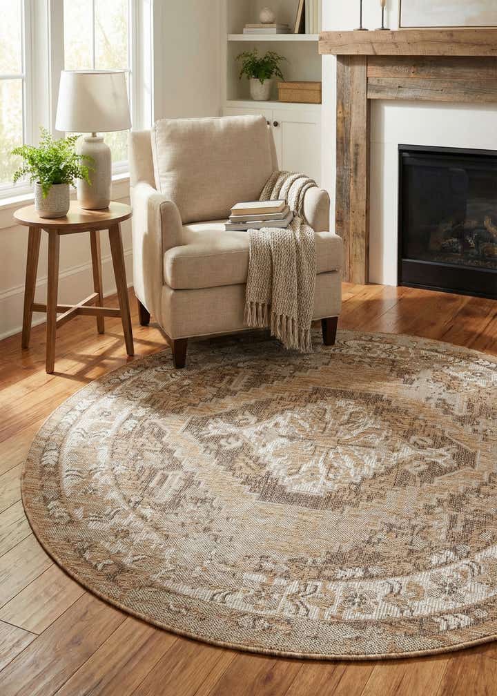 5' 3 x 5' 3 Easy-Clean Traditional Indoor / Outdoor Round Rug