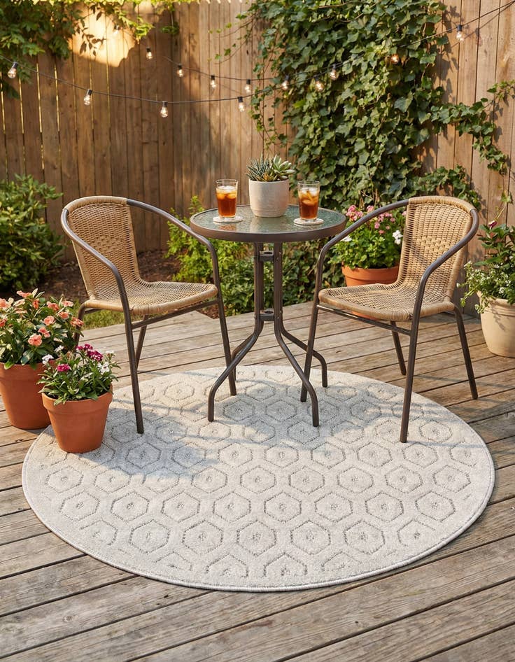 Detail image of  4' x 4'  Washable Trellis Textured Indoor / Outdoor Round Rug
