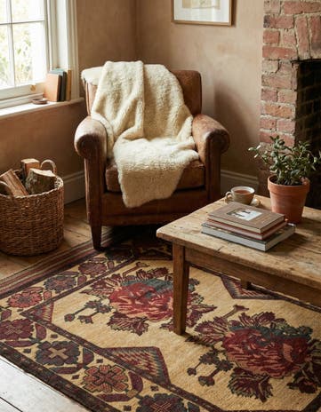 4' 2 x 5' 11 Hand Knotted Sumak Wool Rug
