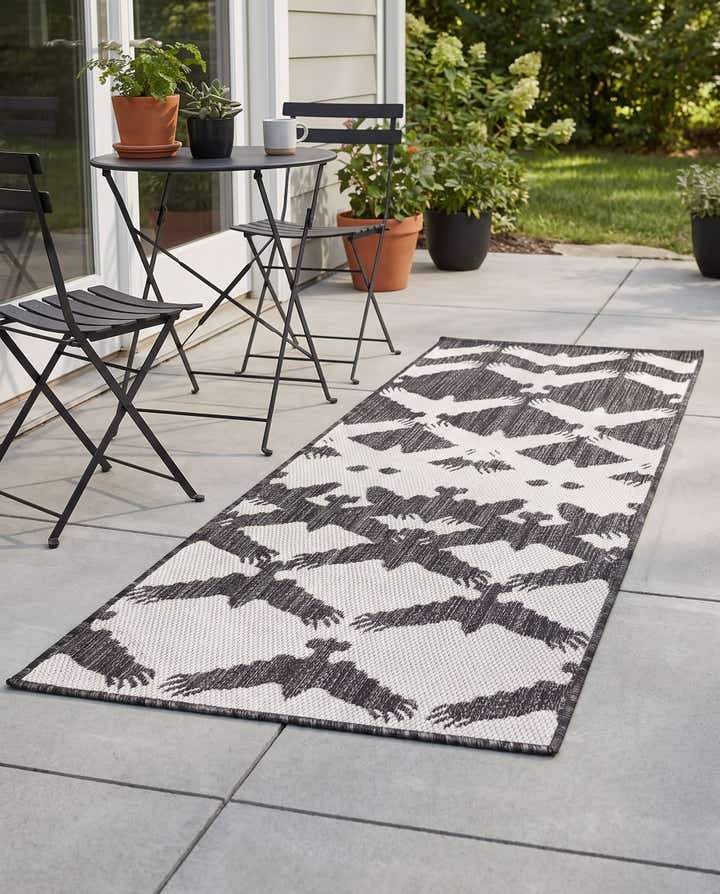 2' x 4' Easy-Clean Modern Indoor / Outdoor Runner Rug