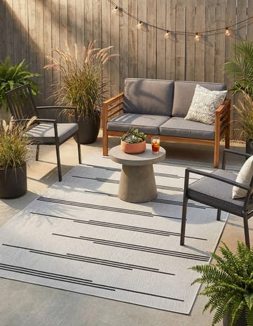 5' 3 x 8' Easy-Clean Modern Indoor / Outdoor Rug