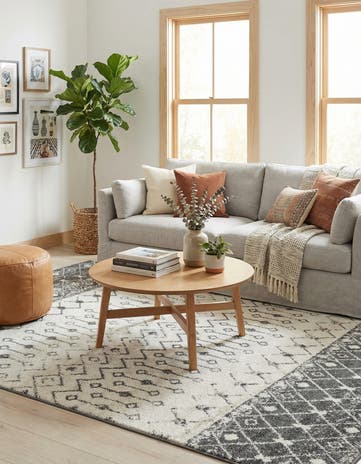 5' 3 x 8' Moroccan Trellis Rug