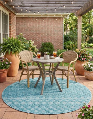 5' 3 x 5' 3 Easy-Clean Trellis Textured Indoor / Outdoor Round Rug