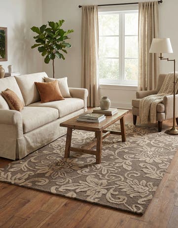5' x 8' Agra Wool Rug