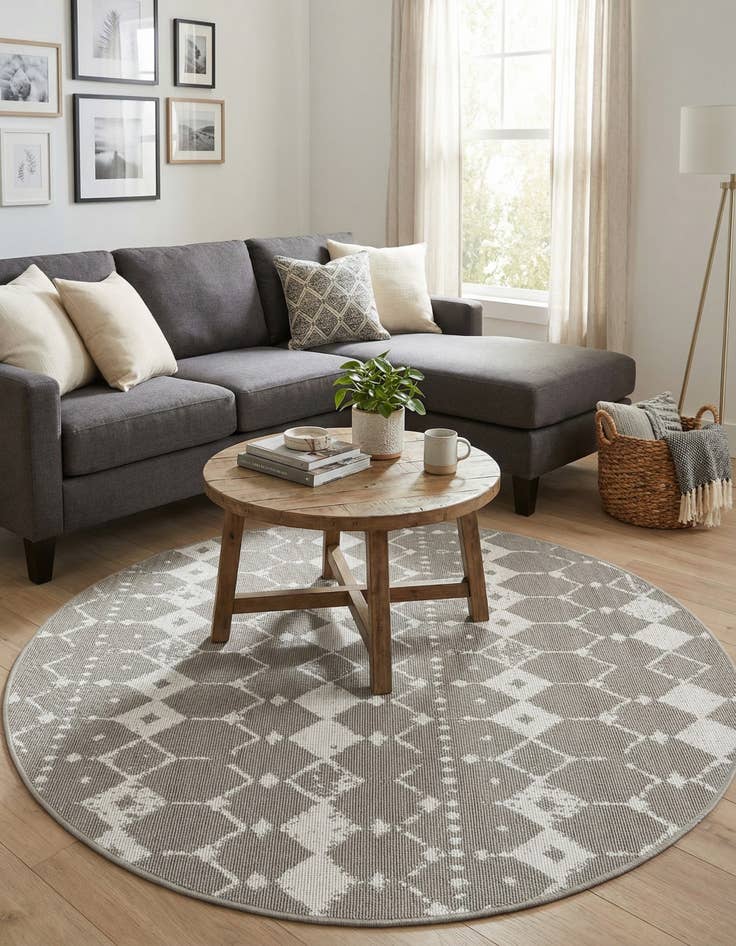 Detail image of 4' x 4'  Washable Trellis Indoor / Outdoor Round Rug