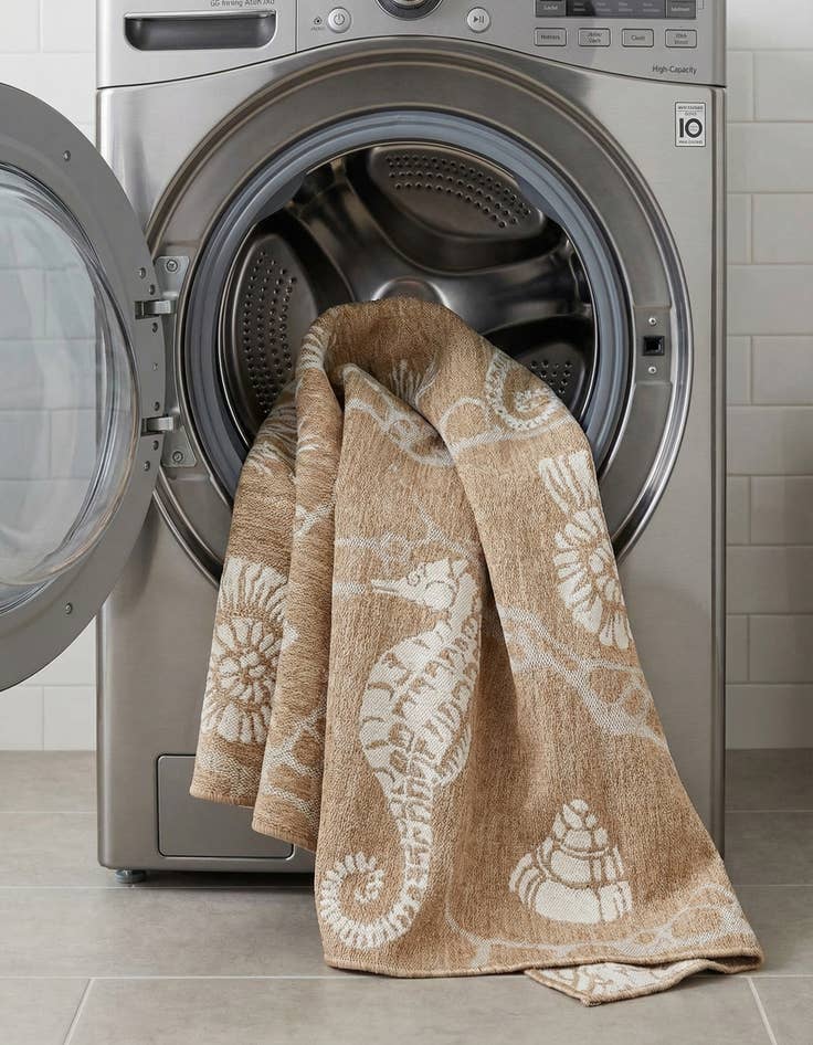 Detail image of  7' 10 x 7' 10  Washable Coastal Indoor / Outdoor Square Rug