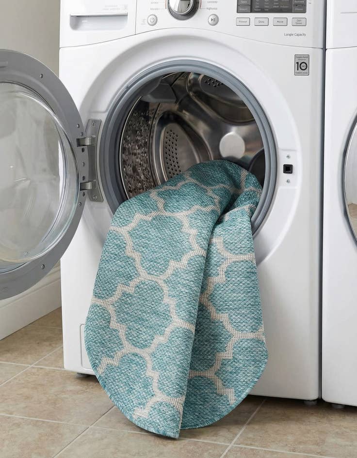 Detail image of 3' x 3'  Washable Trellis Indoor / Outdoor Round Rug