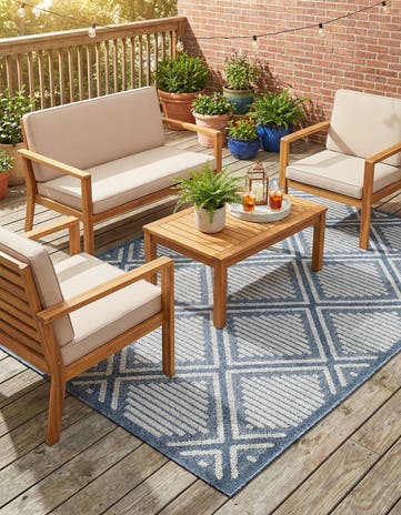 5' 3 x 8' Easy-Clean Lattice Indoor / Outdoor Rug
