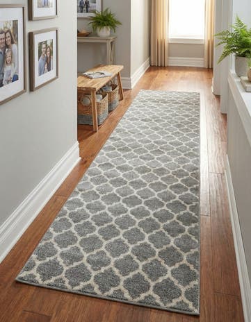 2' 7 x 10' Lattice Runner Rug