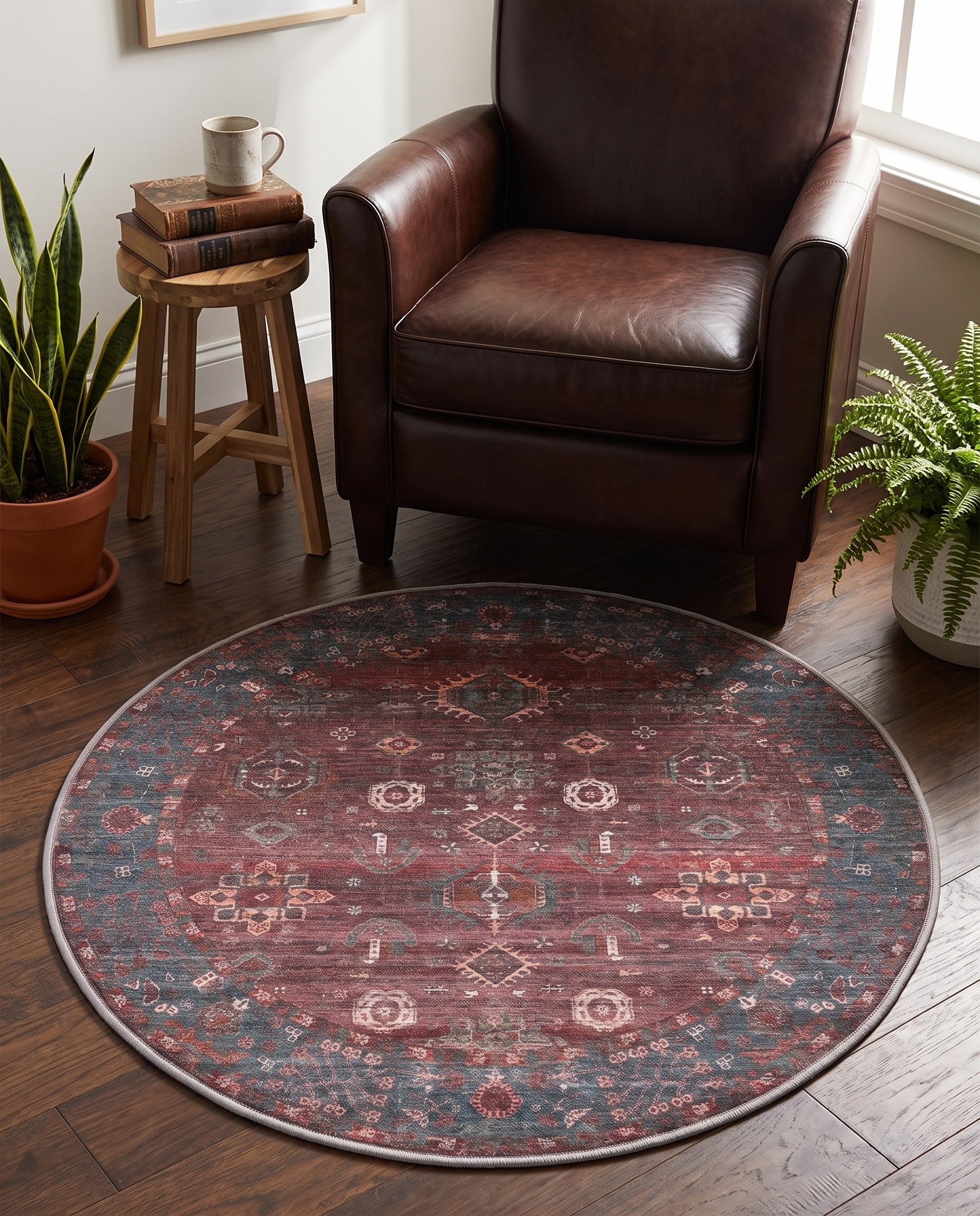 3' 3 x 3' 3 Maahru Round Rug