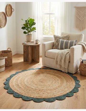 Natural and Green Handmade Scallop Braided Jute Round Rug