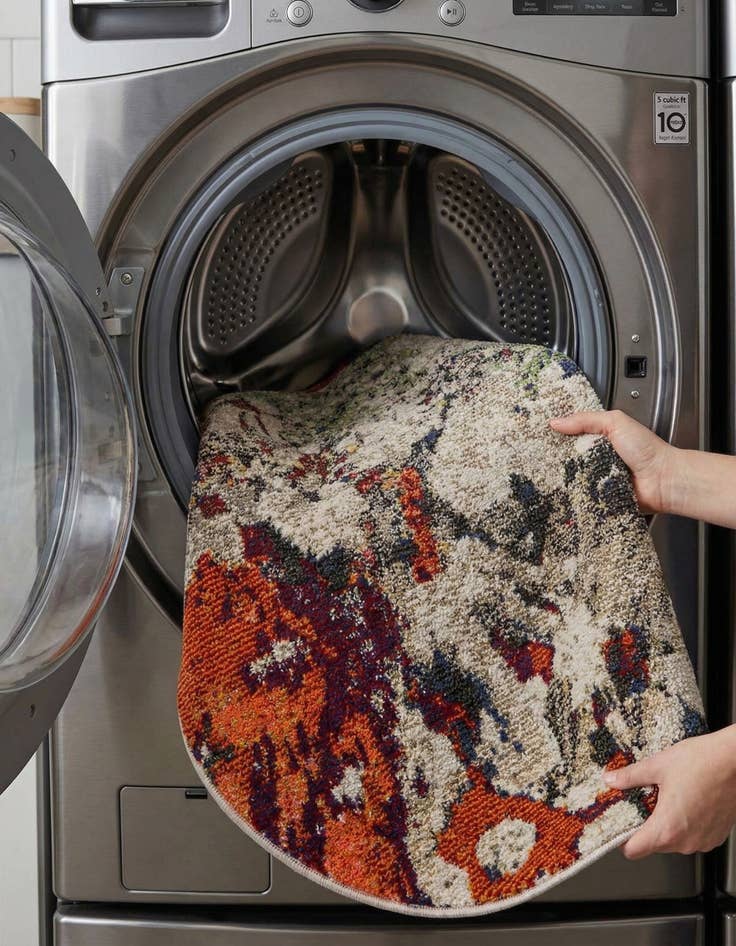 Detail image of  3' 3 x 3' 3  Washable Haerfest Round Rug