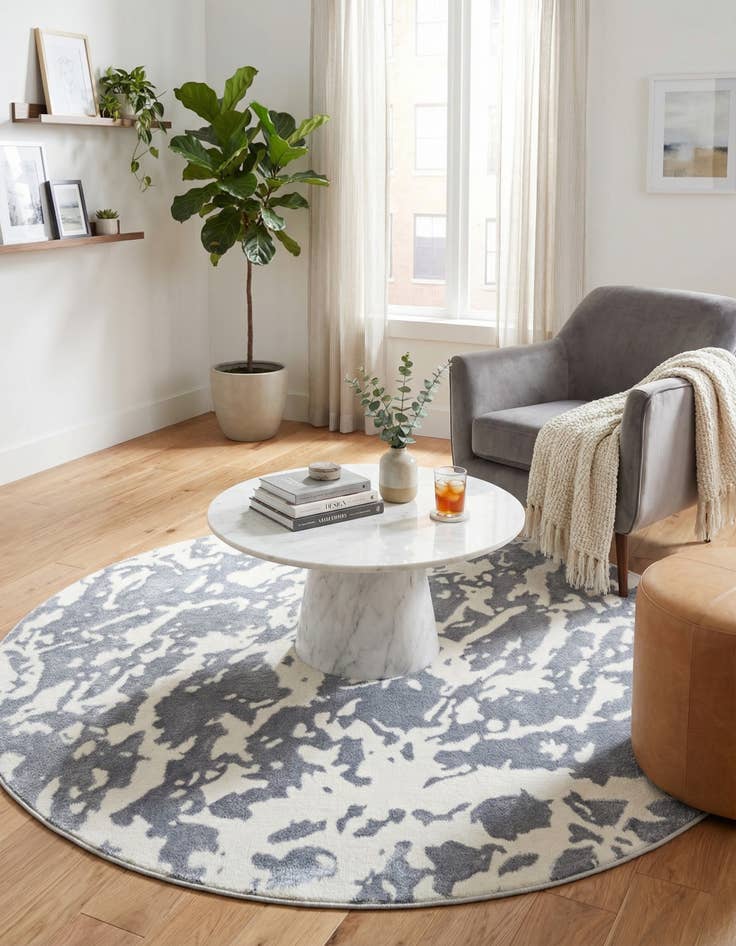 Detail image of 4' x 4' Vince Camuto Round Rug