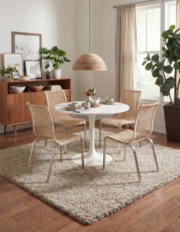 5' 3 x 5' 3 Solid Shag Square Rug