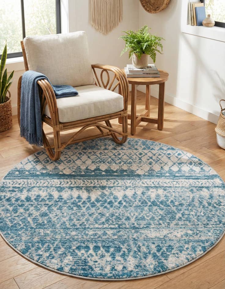 Detail image of 3' 3 x 3' 3 Leipzig Round Rug