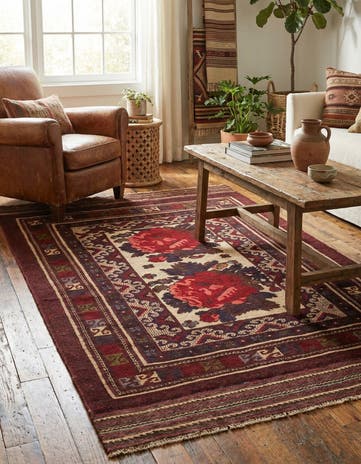 3' 10 x 6' 8 Hand Knotted Sumak Wool Rug