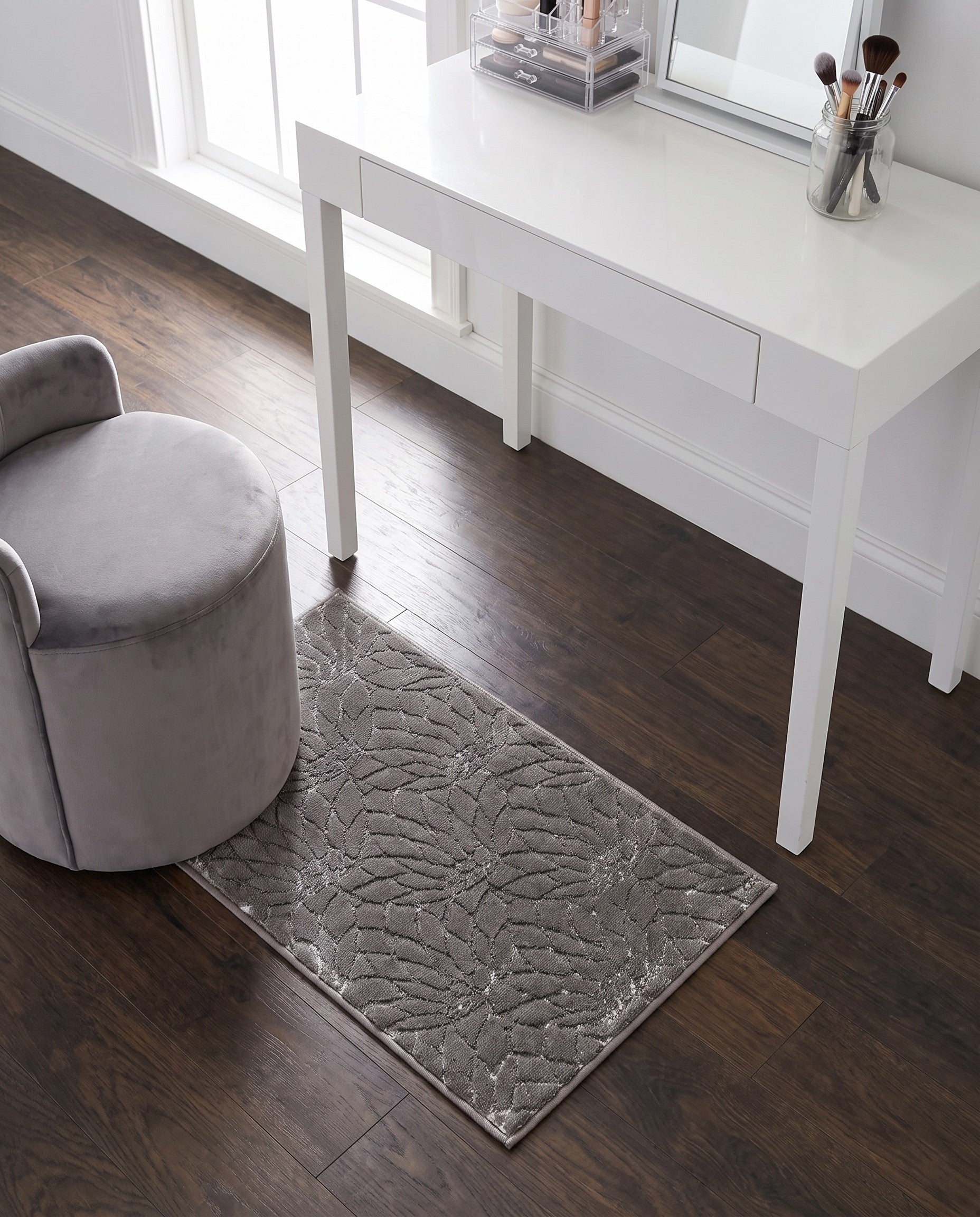 2' x 3' Marilyn Monroe™ Glam Dahlia Rug