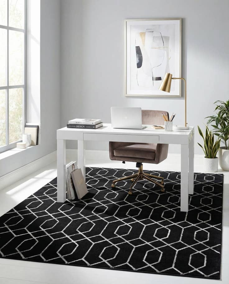 Detail image of 7' 10 x 10' Marilyn Monroe™ Glam Trellis Rug