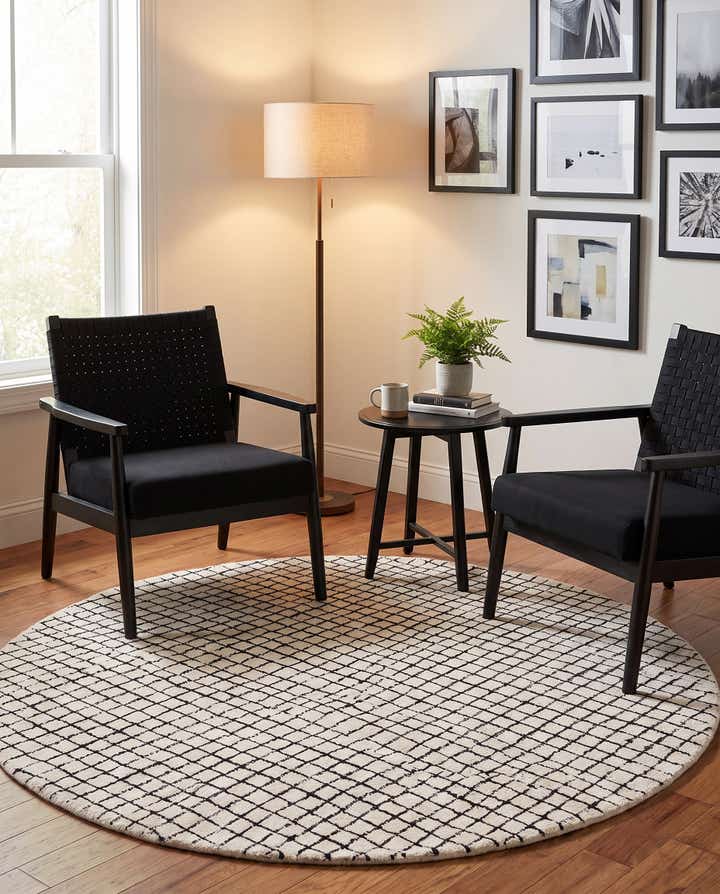 5' 1 x 5' 1 Heritage Line Wool Round Rug