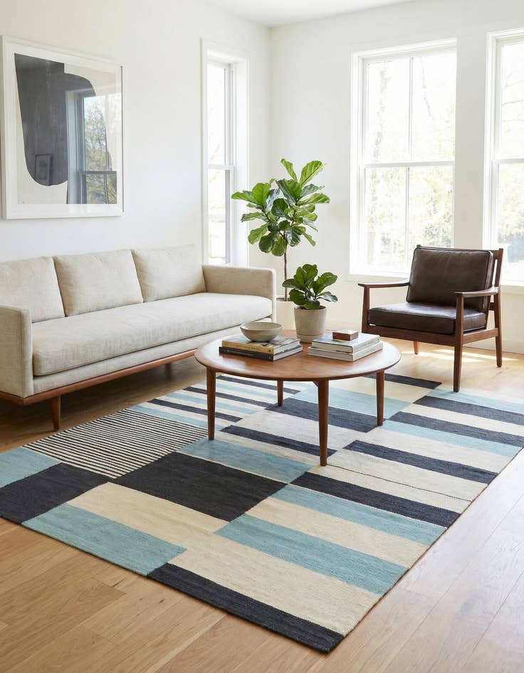 Detail image of 4' 5 x 5' 9  Hand Woven Kilim Modern Wool Rug