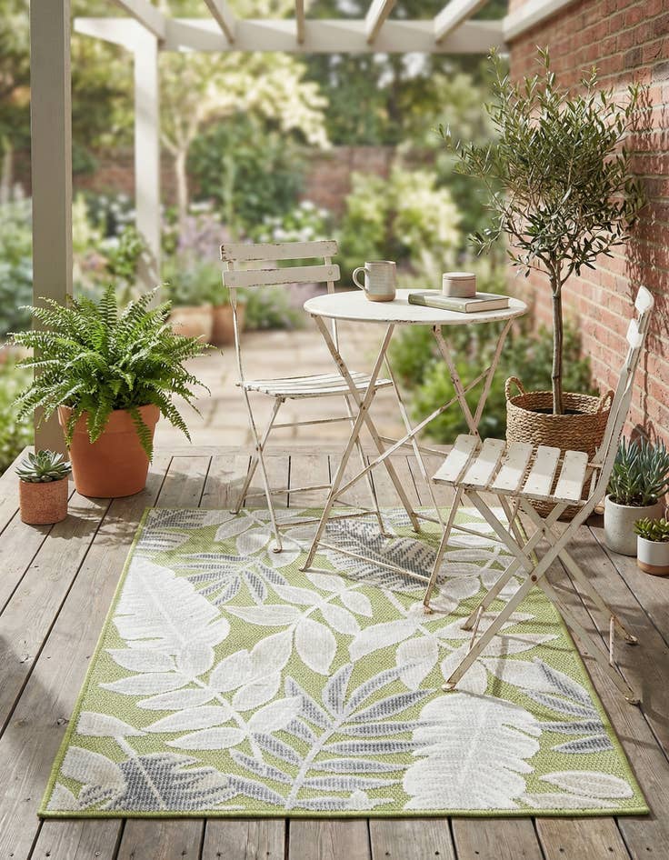 Detail image of  2' 2 x 3'  Washable Botanical Indoor / Outdoor Rug