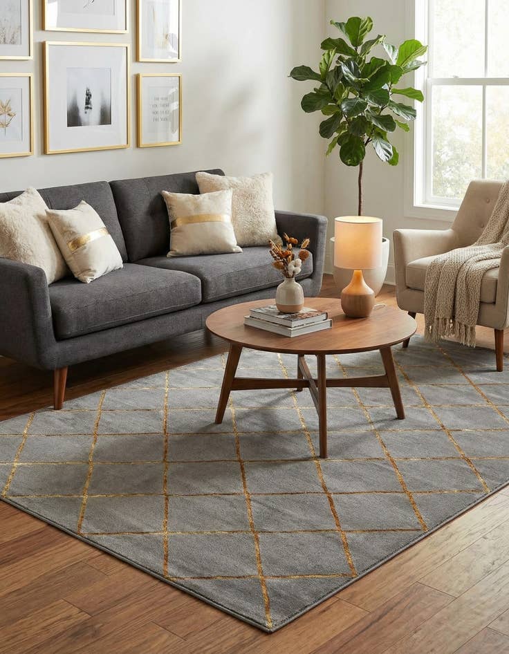 Detail image of 6' x 9' Vogue Geo Rug