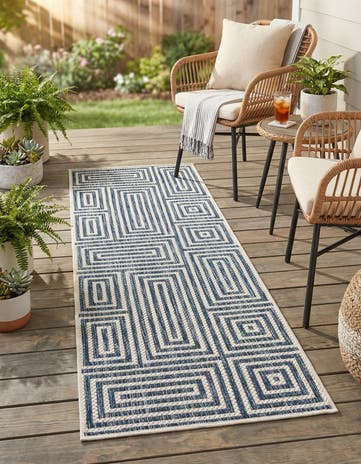 2' x 6' Easy-Clean Modern Indoor / Outdoor Runner Rug