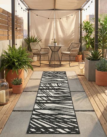 Black and White Easy-Clean Modern Indoor / Outdoor Runner Rug