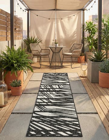 Black and White Easy-Clean Modern Indoor / Outdoor Runner Rug