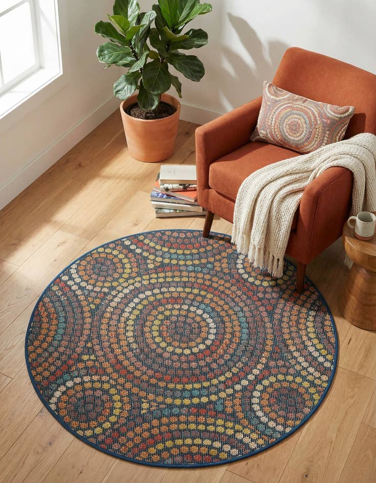 Detail image of  4' 1 x 4' 1  Washable Baja Indoor / Outdoor Round Rug