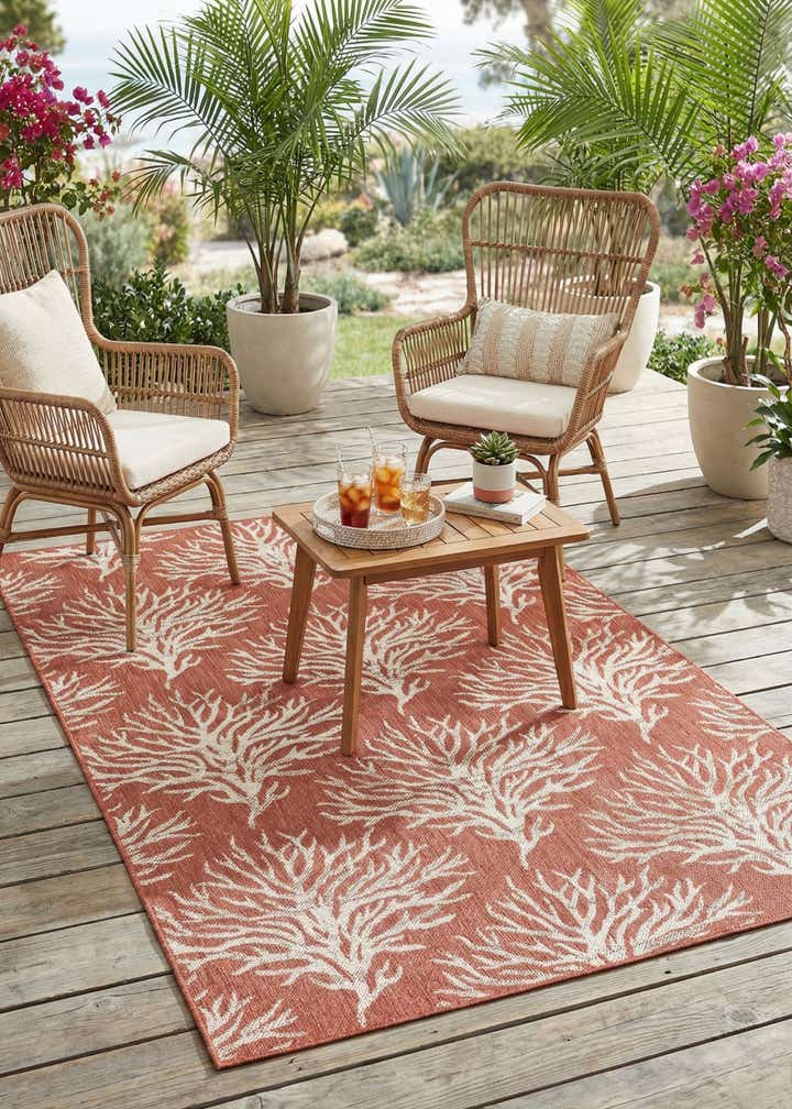 5' 3 x 7' 8 Easy-Clean Botanical Indoor / Outdoor Rug