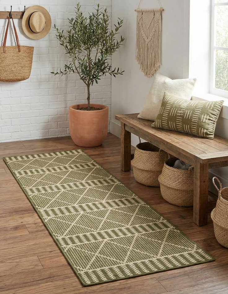 Detail image of 2' 7 x 5' 3  Washable Trellis Indoor / Outdoor Runner Rug