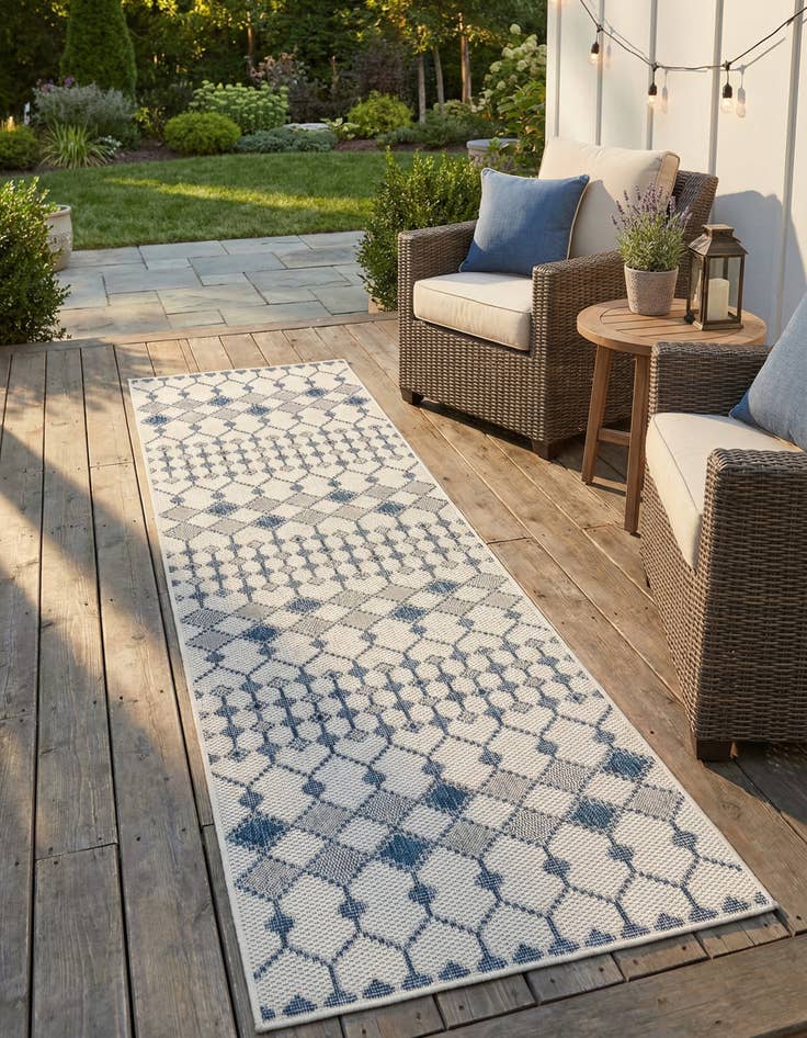 Detail image of  2' 7 x 10'  Washable Lattice Indoor / Outdoor Runner Rug