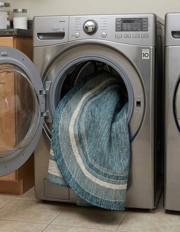 Detail image of 4' x 4'  Washable Border Indoor / Outdoor Round Rug