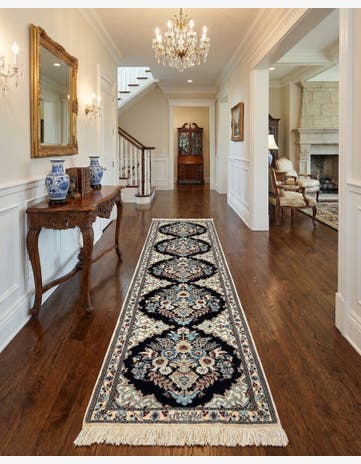 1' 8 x 6' 8 Hand Knotted Nain Rug
