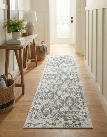 2' 7 x 10' Veneto Runner Rug