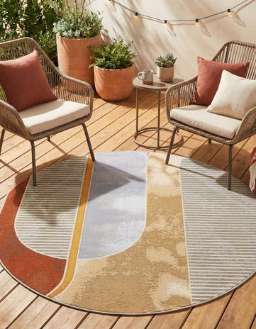 6' 1 x 6' 1 Easy-Clean Modern Indoor / Outdoor Round Rug
