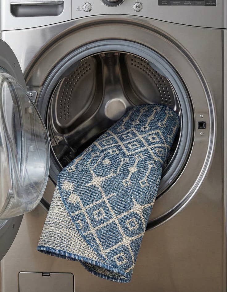 Detail image of 3' x 5' 3  Washable Trellis Indoor / Outdoor Oval Rug