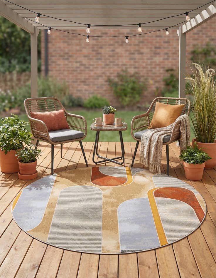 Detail image of 7' 10 x 7' 10  Washable Modern Indoor / Outdoor Round Rug