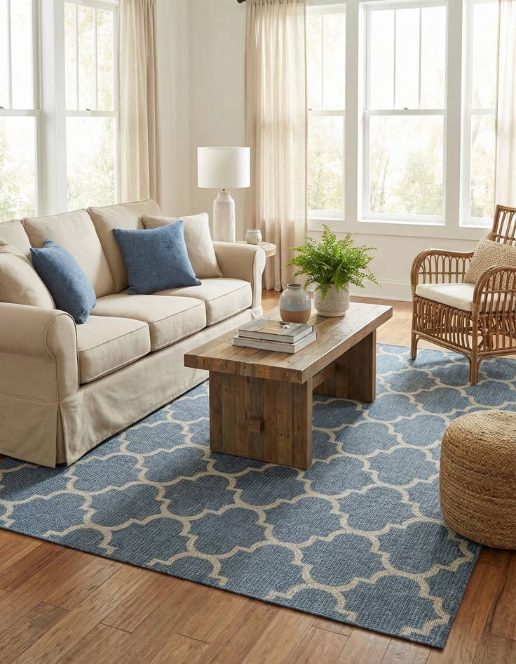 Detail image of 7' 10 x 10' Easy-Clean Lattice Indoor / Outdoor Rug