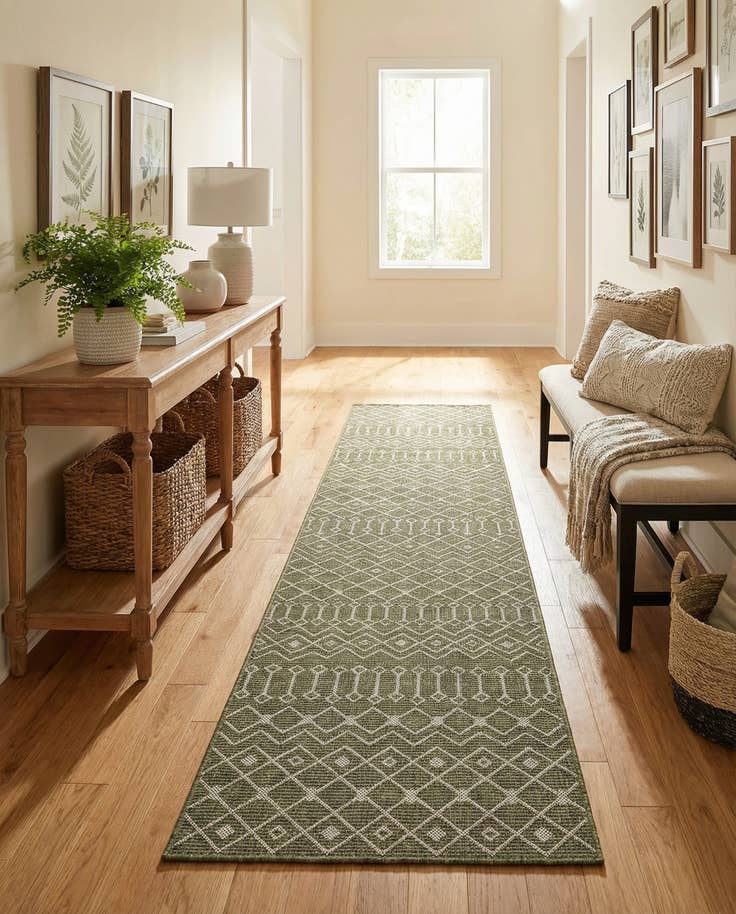 Detail image of 2' 7 x 12' Easy-Clean Lattice Indoor / Outdoor Runner Rug