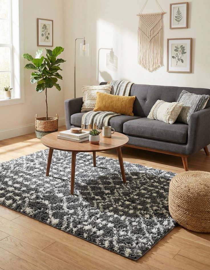 Detail image of 4' x 4' 9 Moroccan Trellis Shag Square Rug