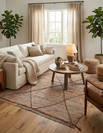 5' 9 x 7' 6 Hand Knotted Moroccan Wool Rug