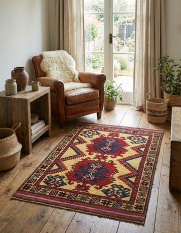 2' 10 x 4' 5 Hand Knotted Sumak Wool Rug