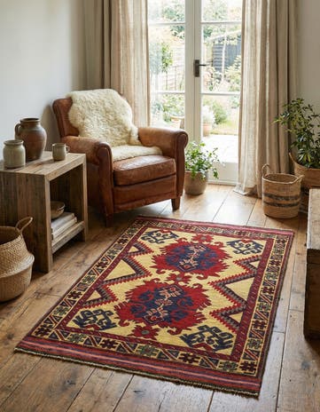 2' 10 x 4' 5 Hand Knotted Sumak Wool Rug